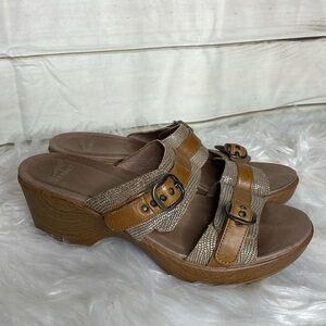 - Dansko Women’s Open Toe Sandals Mules Sz 39